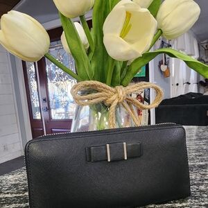 Coach Darcy Bow Black Leather Wallet - NWOT- Measures 8×4